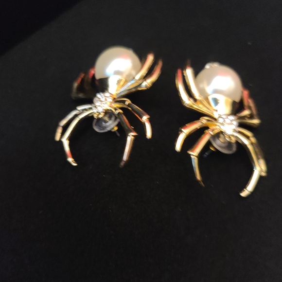Cool & elegant large spider earrings - Picture 6 of 9